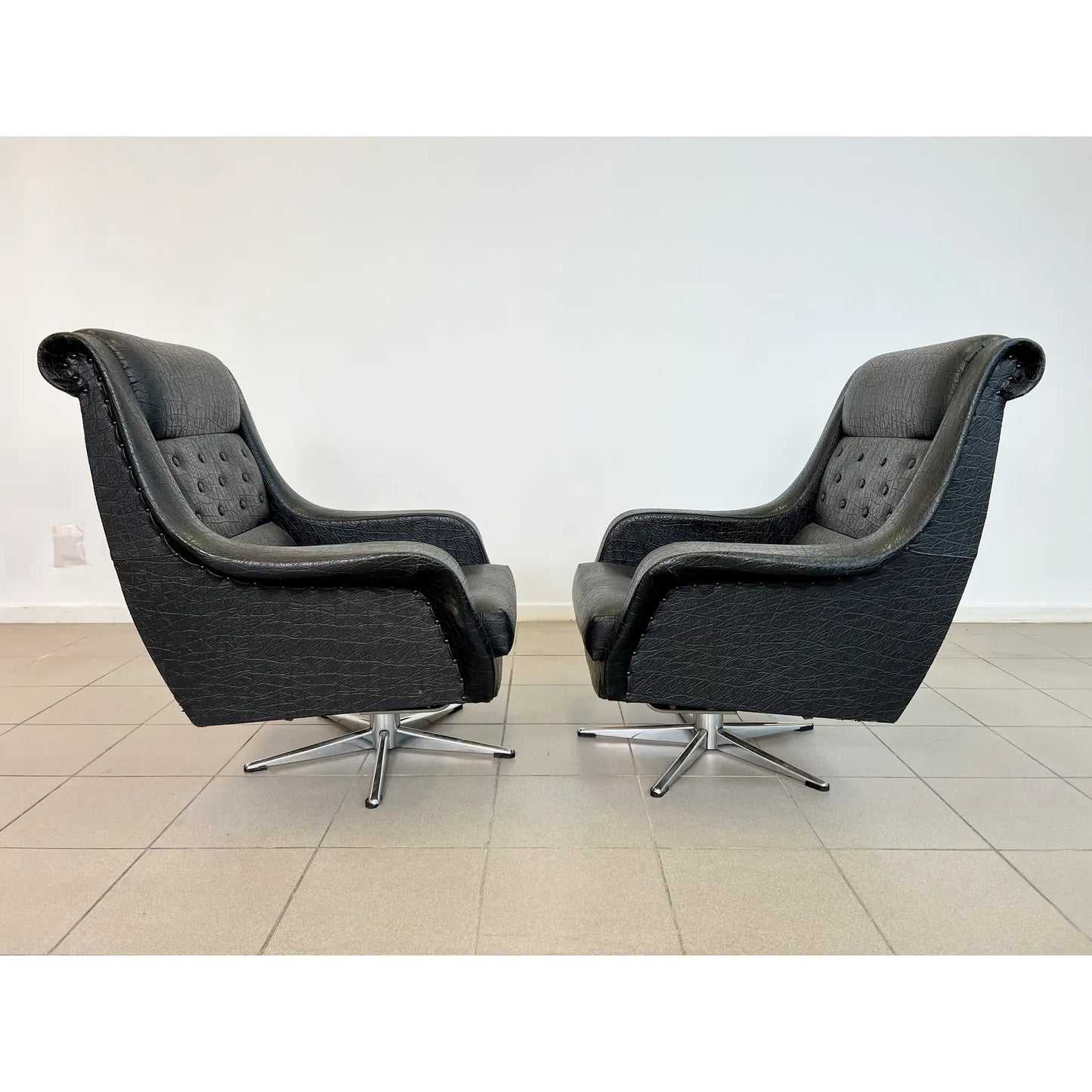 Erhardsen & Andersen Styled Swivel Chairs c.1950 – A Pair