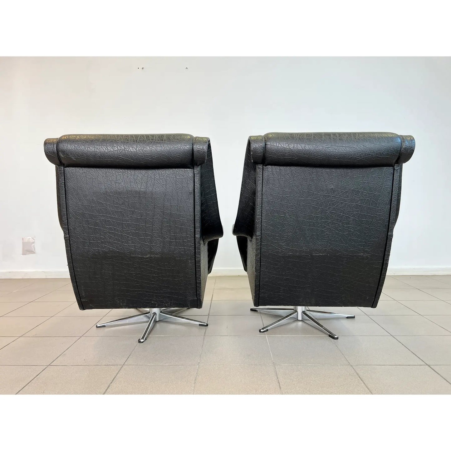 Erhardsen & Andersen Styled Swivel Chairs c.1950 – A Pair